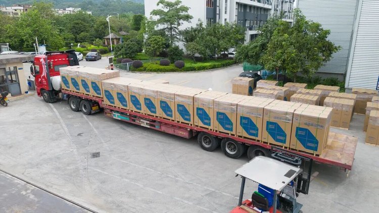 20260730160847326 9888拉斯维加斯空气能产品整车发货现场